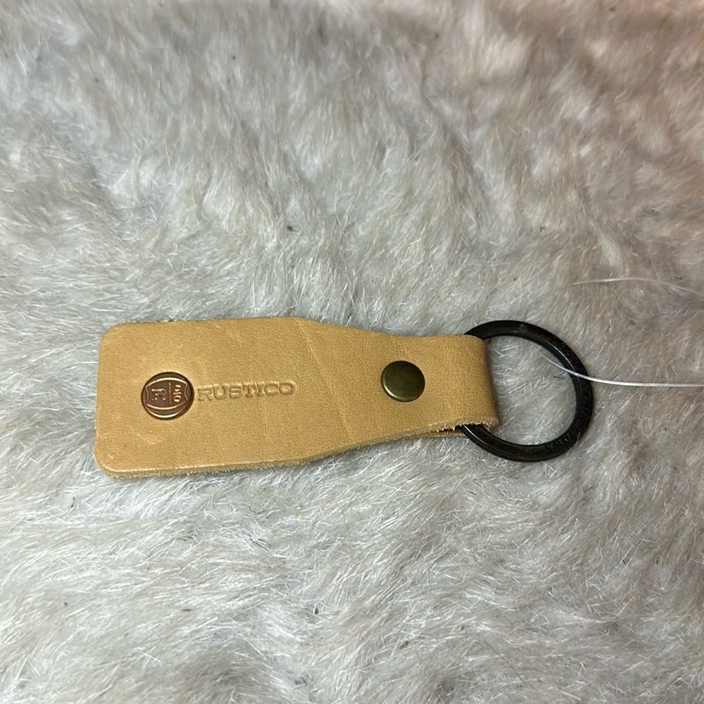 Rustico keychain OS (6023) NWOT